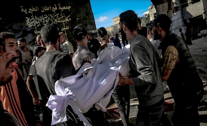 Soykırımcı İsrail'in Gazze'ye son 24 saatteki saldırılarında 105 Filistinli hayatını kaybetti
