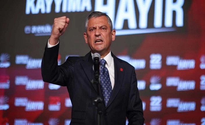 CHP'nin 22. Olağanüstü Kurultayı'nda karar: Özgür Özel yeniden genel başkan seçildi