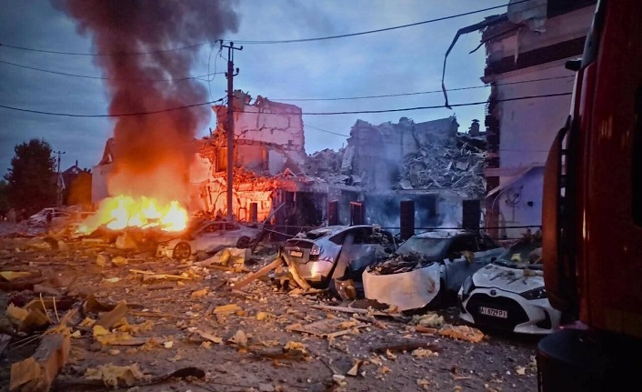 Savaşın en büyük saldırılarından biri! Rusya, Ukrayna'ya 500 drone ve 40'tan fazla füze fırlattı