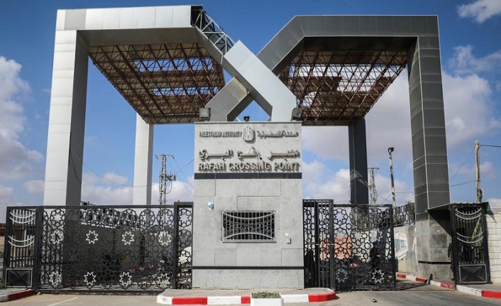 Gazze'nin "dünyaya açılan kapısı" Refah'ta belirsizlik sürüyor