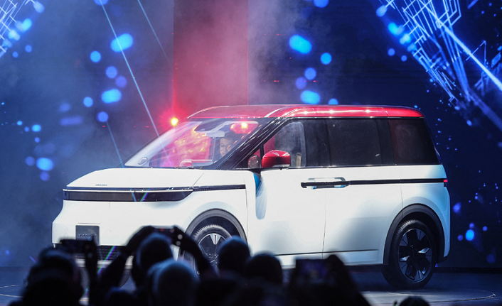 İngiltere'den elektrikli araç dönüşümüne 1,5 milyar sterlinlik yatırım