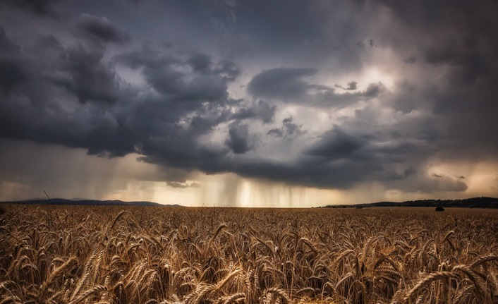 İran'da deniz suyu projesinde yeni aşamaya geçildi, bulut tohumlama için İHA yapımına başlandı