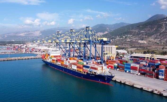 Türkiye komşularına 11 ayda 25,3 milyar dolarlık ihracat yaptı