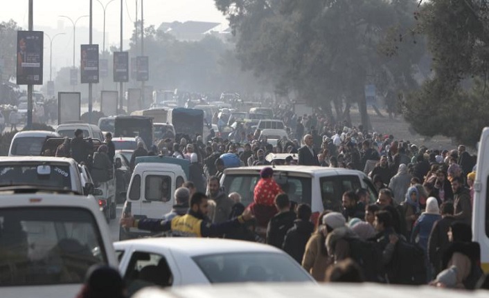 Halep’te güvenli bölgelere tahliye edilenlerin sayısının 142 bin olduğu duyuruldu