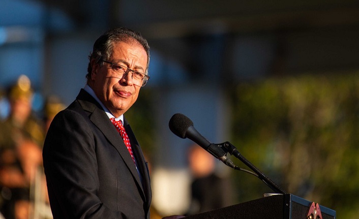 Kolombiya Devlet Başkanı Petro: Kolombiya’yı savunmak için elime silah almaya hazırım"