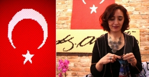 Mehmetçik için 90 bin 112 ilmekli Türk bayrağı ördü