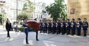 Azerbaycan Cumhuriyeti 100. yılını kutluyor