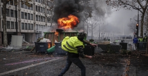 Paris sokakları alev alev
