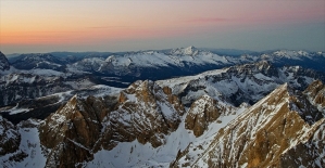 İtalyan Alpleri'nde uçak ve helikopter havada çarpıştı: 5 ölü, 2 yaralı