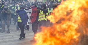 Sarı yeleklilerin gösterilerindeki şiddet Paris'in dışına sıçradı