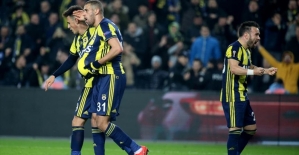 Fenerbahçe, avantajı tek golle kaptı