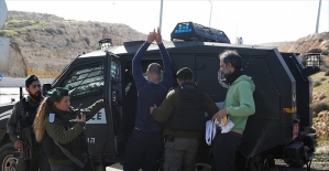 İsrail güçleri 16 Filistinliyi gözaltına aldı