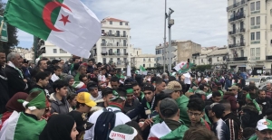 Cezayir'de Buteflika sonrası ordunun sıradaki hamlesi bekleniyor