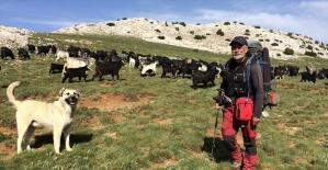 Yörüklerle 26 gün yürüyerek göç yolunu kaydetti