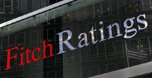 Fitch, Türkiye'nin kredi notunu indirdi