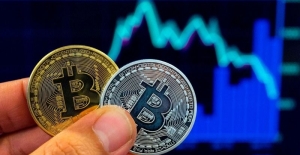 Kripto parada dalgalanma devam ediyor: Bitcoin'in piyasa değeri 1 trilyon dolara ulaştı