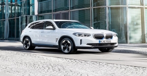 BMW’nin tamamen elektrikli modeli Yeni BMW iX3 Türkiye’de!