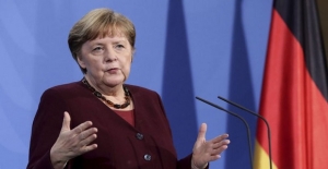 Kritik zirve öncesi Merkel'den Türkiye mesajları