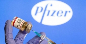 FDA, Pfizer/BioNTechin Covid-19 aşısına gelecek ay tam onay verebilir