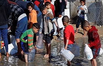 Gazze'de kişi başına düşen su miktarı 90 litreden 2 litreye indi