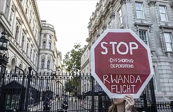 İngiltere Kralı, düzensiz göçmenlerin Ruanda'ya sınır dışı edilmesine ilişkin tasarıyı onayladı