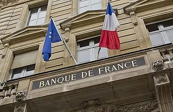 Fransa Merkez Bankası siyasi kriz nedeniyle Fransız ekonomisi için büyüme tahminini düşürdü