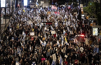 İsrailliler Gazze'de esir takası anlaşması ve hükümetin istifası talebiyle gösteriler düzenledi