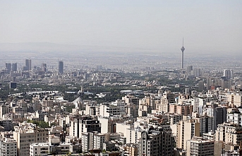 Tahran'da "tüketim sınırını aştıkları" gerekçesiyle yüzlerce bankanın elektriği kesildi