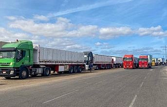 Gazze'deki Sağlık Bakanlığı: İsrail, sağlık yardımı yüklü 3 bin tırın girişini engelliyor