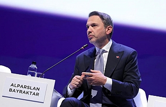 Bayraktar: Türkiye-Rusya arasındaki gaz alım sözleşmesi bir yıl uzatıldı