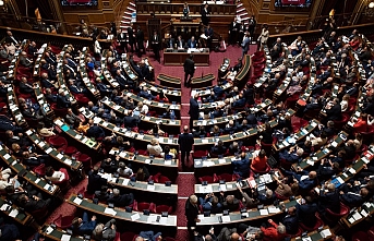 Fransa'da erken seçim ihtimali: Hükümet iki güvensizlik oyu ile karşı karşıya