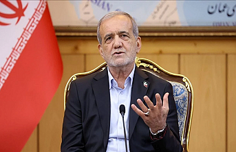 Pezeşkiyan'dan 'ikili' mesaj: Protestocuların sesini duyuyoruz, ülkenin altüst edilmesine izin vermeyiz