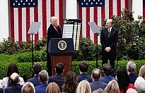 Trump dünyaya uyguladığı ek tarife oranını %15'e çıkardı