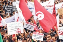Tunus'ta kutlamalar ve protestolar yan yana