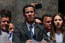 Guaido, Maduro'yu devirebilmek için askerlerle görüşüyor