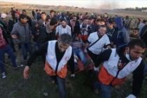 İsrail askerleri Gazze sınırında 30 Filistinliyi yaraladı