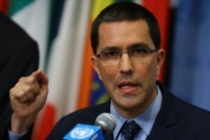 Venezuela Dışişleri Bakanı Arreaza: ABD Venezuela'daki darbe girişiminin arkasında değil önünde