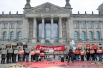 Alman hükümetinin silah ihracat politikası protesto edildi