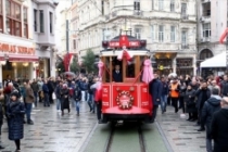 'İstiklal Caddesi'ndeki mağazalarda doluluk yüzde 100'e çıktı'