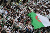 Cezayir'de Buteflika karşıtı gösteriler devam ediyor