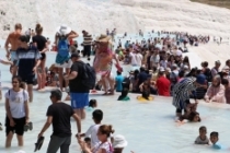 Pamukkale'yi 6 günde 80 bin turist gezdi