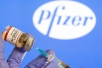 FDA, Pfizer/BioNTechin Covid-19 aşısına gelecek ay tam onay verebilir