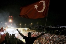 Türkiye'nin en karanlık gecesinde neler yaşandı?
