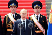 Putin ayaklanmalardan sonra ordu karşısına çıktı