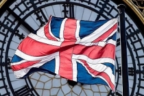İngiliz ekonomisi 2024 sonunda yüzde 60 riskle resesyona girebilir