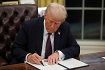 Trump birbiri ardına kararnameler imzaladı
