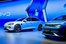 BYD’den elektrikli araç sektörünü altüst edecek hamle! Şarj hızı benzin almak kadar süratli oluyor