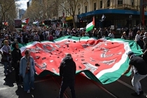 Avustralyalılar, katil İsrail'in Gazze'ye saldırılarını 100 haftadır protesto ediyor