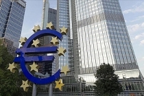 ECB faiz oranlarını sabit tuttu: Enflasyon ve büyüme beklentileri revize edildi