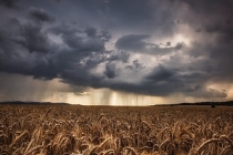 İran'da deniz suyu projesinde yeni aşamaya geçildi, bulut tohumlama için İHA yapımına başlandı
